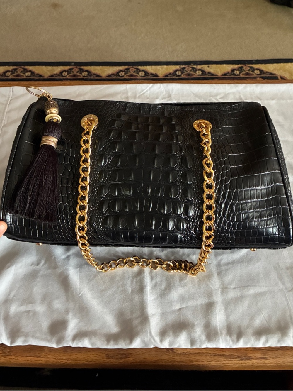 Black The FZND Croc-Embossed Shoulder bag with Gold Chain